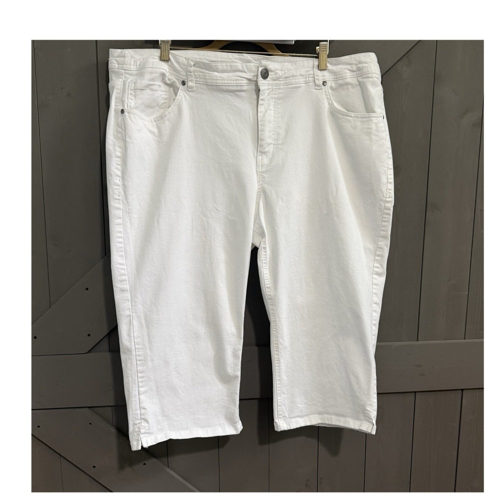 Lane Bryant Plus Size 22 Bermuda White Denim Capri pants with Pockets
